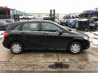 Auto incidentate Mercedes B-klasse B180 Automaat E6 2013/4