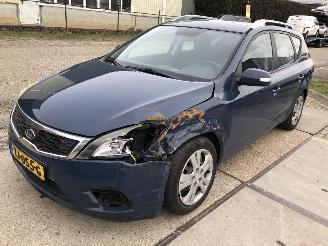 Kia Cee d 1.6 CVVT Sporty Wagon X-ecutive picture 2