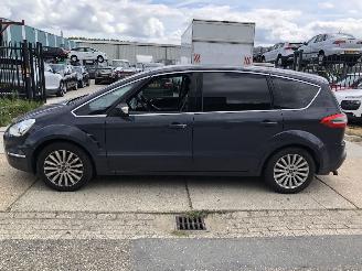 Coche accidentado Ford S-Max 1.6i 118kW 7 persoons 2016/1