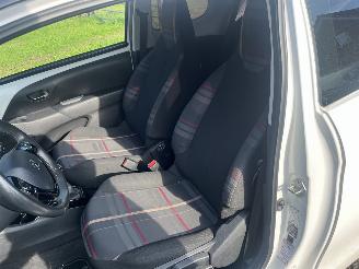 Peugeot 108  picture 9