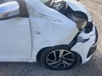 Peugeot 108  picture 21