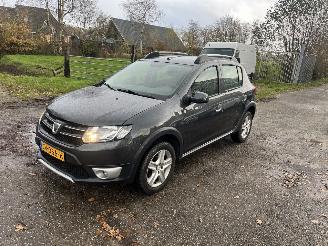 Vaurioauto  passenger cars Dacia Sandero Automaat !! Weinig km !! 2017/6