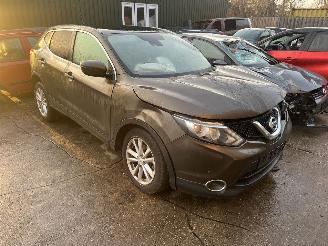 skadebil bedrijf Nissan Qashqai 1.2 tce automaat 2014/5