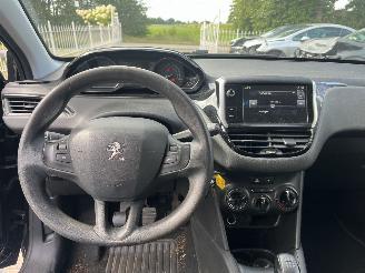 Peugeot 208 1.2 puretech picture 12
