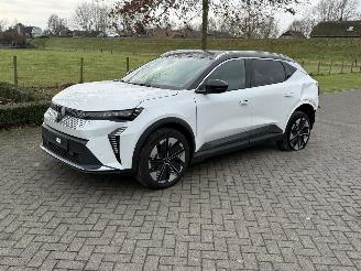 Vaurioauto  passenger cars Renault Scenic E-TECH Long Range / Panorama 2025/6