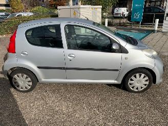 Peugeot 107 1.0 12V XS picture 7
