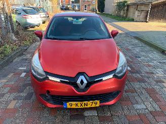 Vaurioauto  passenger cars Renault Clio 0.9 TCE EXPRESSION 2013/8