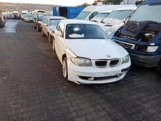 Vrakbiler auto BMW 1-serie 1 serie (E81), Hatchback 3-drs, 2006 / 2012 116d 16V 2011/0