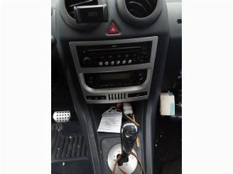 Peugeot 1007 1007 (KM), Hatchback 3-drs, 2004 / 2011 1.6 GTI,Gentry 16V picture 7