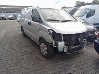 Uttjänta bilar auto Hyundai H-300 H-300, Van, 2008 2.5 CRDi 2010/9