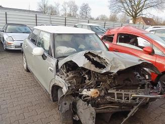 Uttjänta bilar auto Mini Cooper Mini (F55), Hatchback 5-drs, 2013 1.5 12V Cooper 2016/4