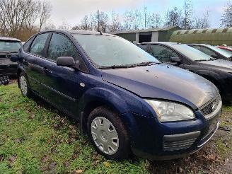 Vrakbiler auto Ford Focus 1.6 16V Ambiente 2005/7