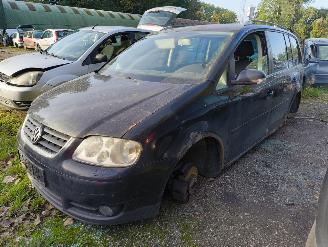 rozbiórka samochody osobowe Volkswagen Touran 2.0 TDI Trendline 2006/10