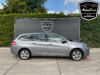 Uttjänta bilar auto Peugeot 308 308 SW (L4/L9/LC/LJ/LR), Combi 5-drs, 2014 / 2021 1.2 12V e-THP PureTech 130 2015/3