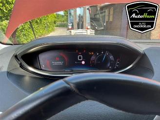 Peugeot 3008 3008 II (M4/MC/MJ/MR), MPV, 2016 1.2 12V e-THP PureTech 130 picture 18