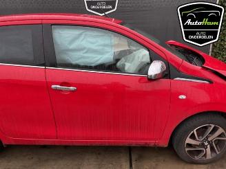 Peugeot 108 108, Hatchback, 2014 1.0 12V VVT-i picture 12