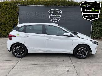 Vrakbiler auto Hyundai I-20 i20 (BC3), Hatchback 5-drs, 2020 1.0 T-GDI 100 Mild Hybrid 48V 12V 2023/3
