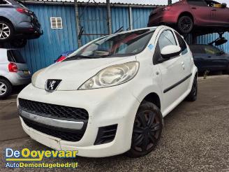 Peugeot 107 107, Hatchback, 2005 / 2014 1.0 12V picture 1