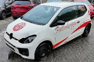 Vaurioauto  passenger cars Volkswagen Up!  2016/11