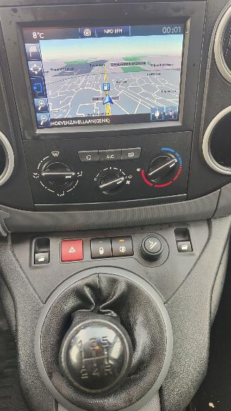 Peugeot Partner Peugeot Partner L1 Premium navi klima schiebetuhr euro6 picture 10