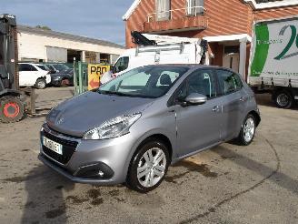 uszkodzony samochody osobowe Peugeot 208  2019/2