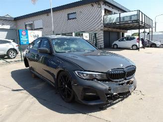 krockskadad bil auto BMW 3-serie M-PAKKET 2020/9