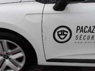 Renault Clio  picture 8