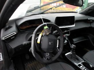 Peugeot 2008 1.2 PURE TECH ALLURE picture 17