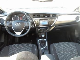 Toyota Auris  picture 2