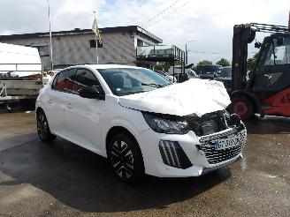 Unfallwagen Peugeot 208  2024/2