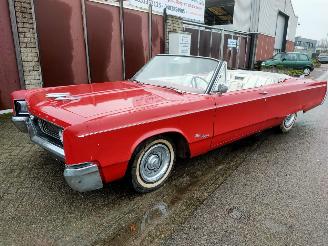Damaged car Chrysler Newport V8 440CI MOTOR CABRIOLET (WAS ORIGINEEL EEN COUPE) 1967/2