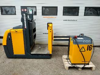 krockskadad bil auto Jungheinrich E-tron EKS110 elektrische order picker 2007/1