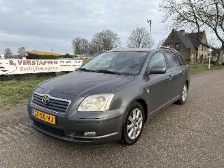skadebil auto Toyota Avensis 2.2 D-4D D-CAT WAGON LINEA LUNA PRIJS IS INCL. BTW !!!! 2006/1