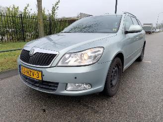 uszkodzony samochody osobowe Skoda Octavia 1.4 TSI COMBI AUTOMAAT 2009/4