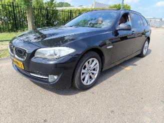 Unfallwagen BMW 5-serie Touring 528i High Executive, 3.0 6 CILINDER BENZINE ! 2011/3