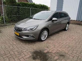 damaged passenger cars Opel Astra 1.6 CDTI Navi Camera Clima 6-Bak 2016/5