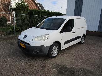 skadebil bedrijf Peugeot Partner 1.6 HDI Airco Radio/CD 2012/8