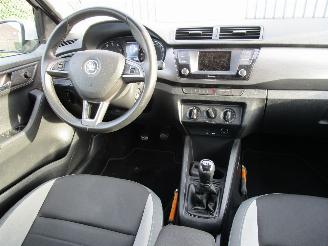 Skoda Fabia 1.2 TSI Airco Schadevrij picture 8