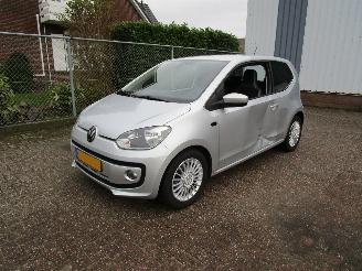 Schadeauto Volkswagen Up! High-Up Airco Radio/CD 2012/6