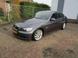 Unfallwagen BMW 3-serie 320i Clima Leder Radio/CD 6-Bak 2007/11