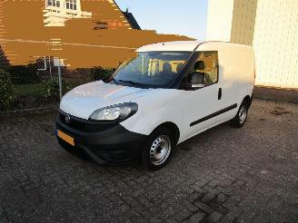 skadebil bedrijf Fiat Doblo 1.6 MJ Airco Schuifdeur 6-Bak 2022/2