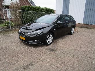 Unfallwagen Opel Astra 1.6 CDTI Navi Clima 6-Bak 2016/9