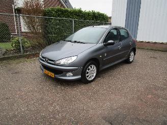 skadebil auto Peugeot 206 1.4 Generation Airco 146.000 Km 2008/5