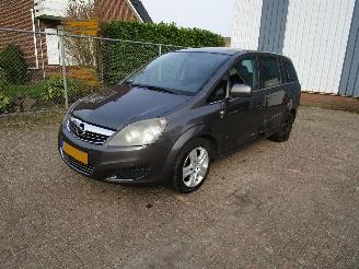skadebil auto Opel Zafira 2.2 Automaat Navi 7-Pers 2010/7
