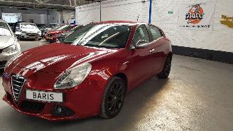 Auto incidentate Alfa Romeo Giulietta 1.4 TB 16V   BENZ 1.368CC 88KW 120PK 2012/4
