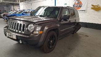 Damaged car Jeep Patriot 2.4 BENZ AUT 126 KW 171 PK MK74 SUV 2016 2016/2