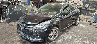 Vrakbiler auto Renault Clio 0.9 TCE Limeted 2017/12