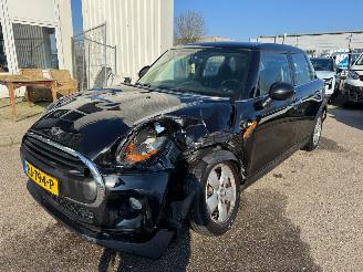 Auto incidentate Mini One 1.5 One D Business BJ 2017 225.194 KM 2017/12