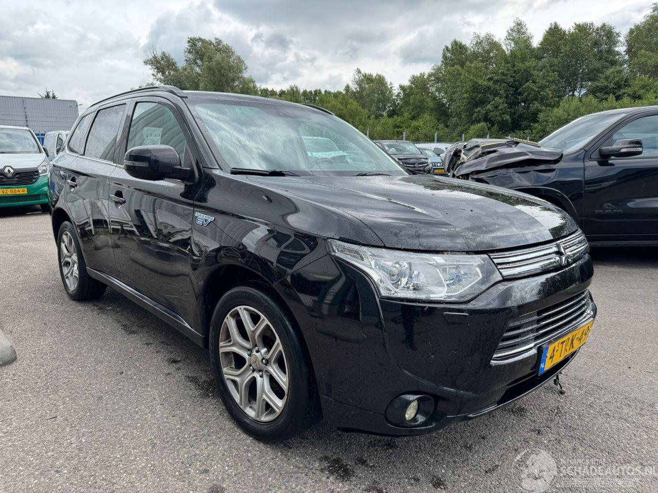 Mitsubishi Outlander 2.0 AUTOMAAT PHEV Instyle BJ 2014 305.027 KM