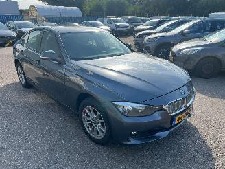 krockskadad bil auto BMW 3-serie 320i AUTOMAAT Executive BJ 2012 327.962 KM 2012/5